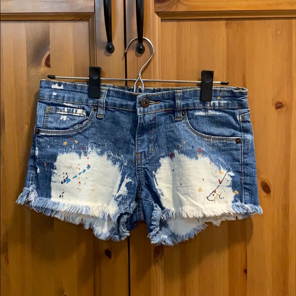 splatter paint bleached shorts in great condition!